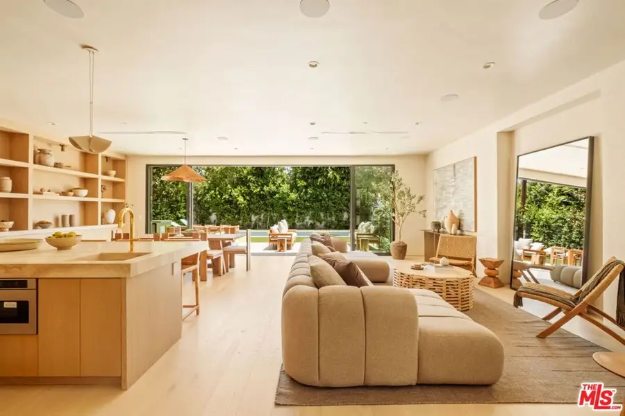 636 N Laurel Avenue, Los Angeles, CA 90048 - #2