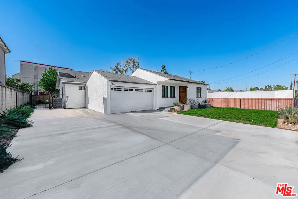 5941 Etiwanda Avenue, Tarzana, CA 91356 - #1