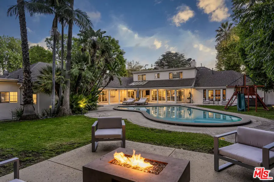 15405 Valley Vista Boulevard, Sherman Oaks, CA 91403 - #2