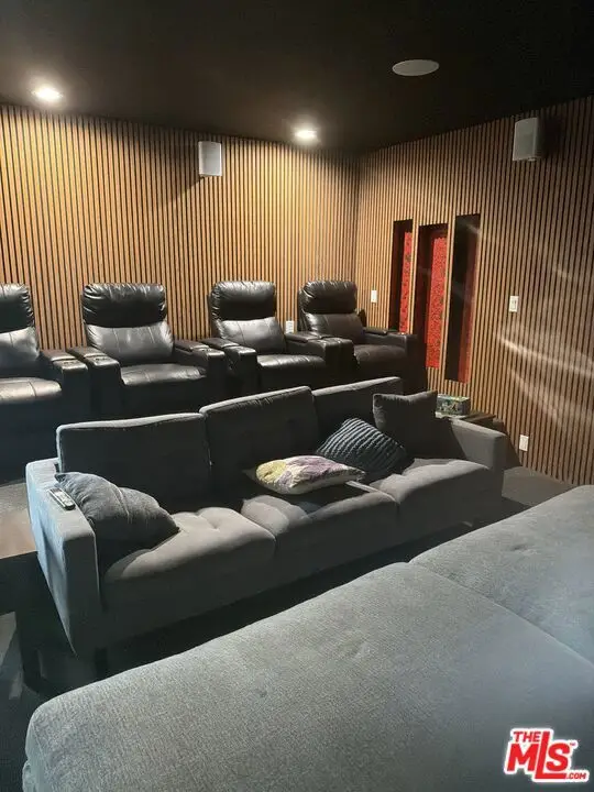 Address Withheld By Seller, Calabasas, CA 91302 - #2