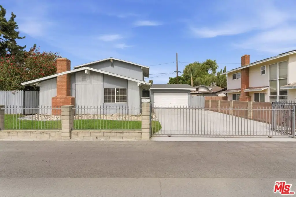 4242 Lavinia Avenue, Lynwood, CA 90262 - #1