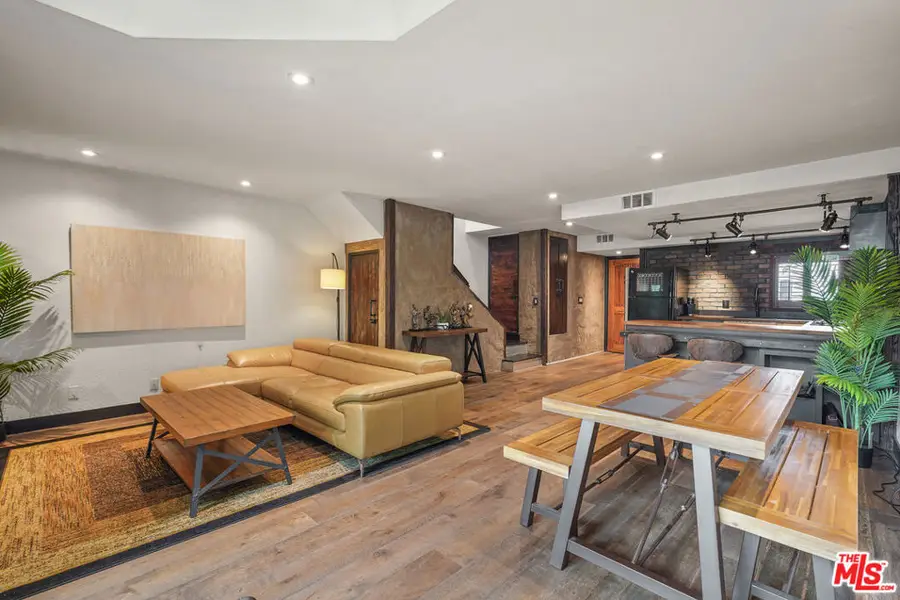 10926 Bluffside Drive #3, Studio City, CA 91604 - #2