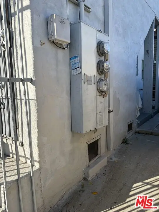 663 W 21st Street, Los Angeles, CA 90007 - #3
