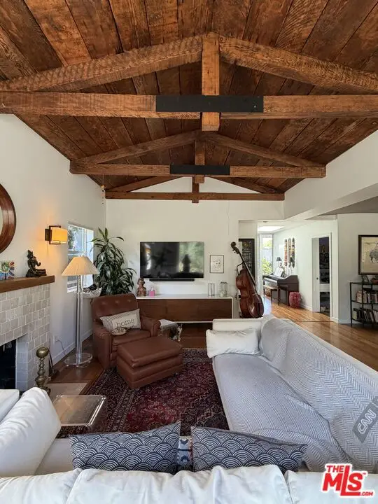 2817 Virginia Avenue, Santa Monica, CA 90404