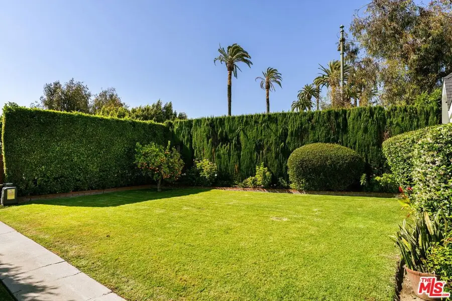 1026 S Windsor Boulevard, Los Angeles, CA 90019 - #2