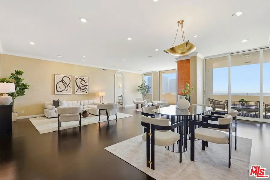 1333 S Beverly Glen Boulevard #902, Los Angeles, CA 90024 - #3