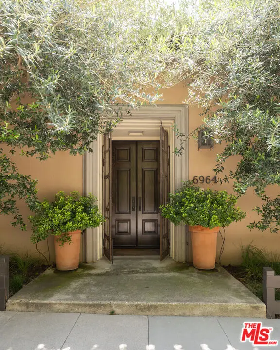 6964 Los Tilos Road, Los Angeles, CA 90068