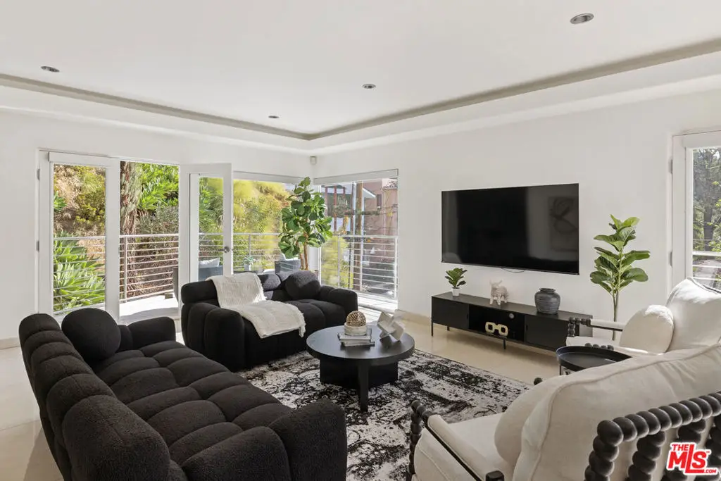 3111 Belden Drive, Los Angeles, CA 90068 - #1