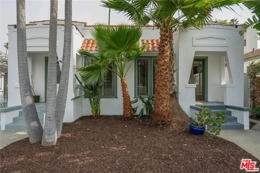 910 Victoria Avenue, Venice, CA 90291 - #2