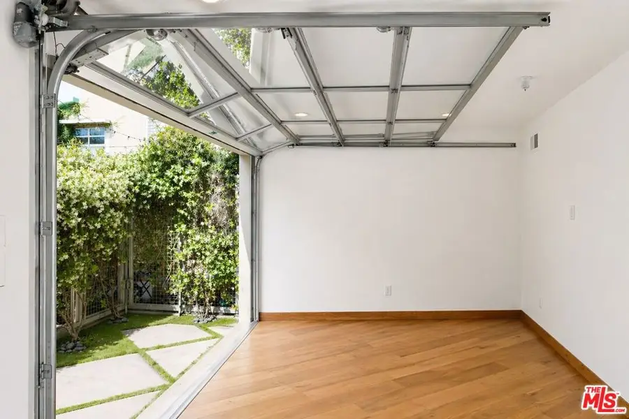 512 Brooks Avenue #6, Venice, CA 90291 - #2