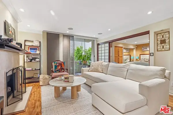 5325 Newcastle Avenue #201, Encino, CA 91316