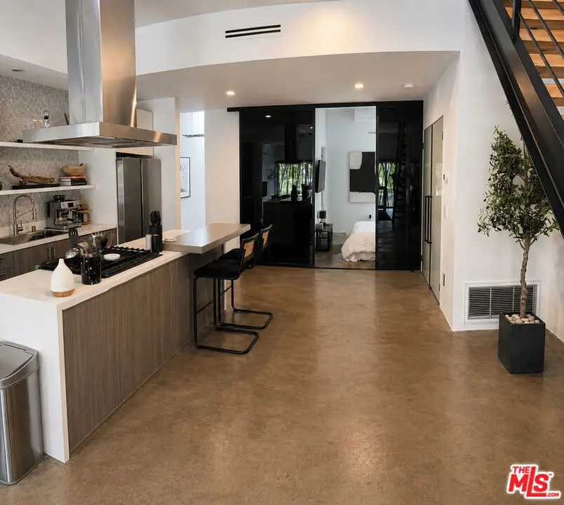 803 Wilcox Avenue #2, Los Angeles, CA 90038 - #2