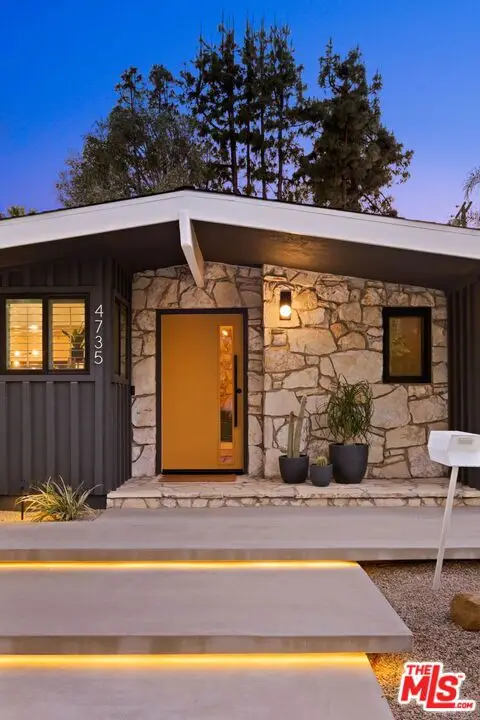 4735 Degovia Avenue, Woodland Hills, CA 91364 - #3