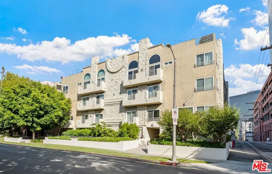 1160 Granville Avenue #108, Los Angeles, CA 90049 - #3
