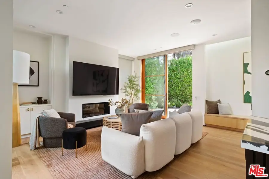 3785 Boise Avenue, Los Angeles, CA 90066 - #2