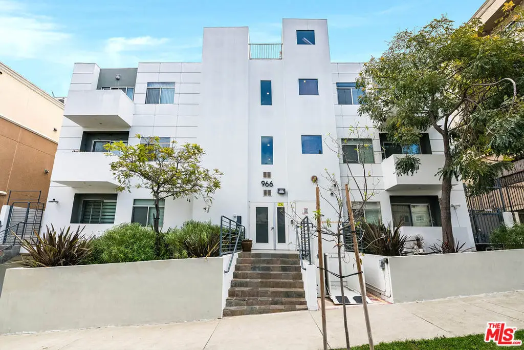 966 S St Andrews Place #104, Los Angeles, CA 90019 - #1
