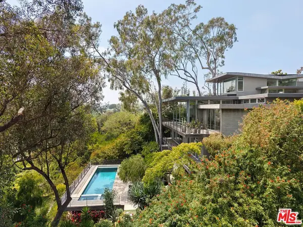901 Kenter Way, Los Angeles, CA 90049