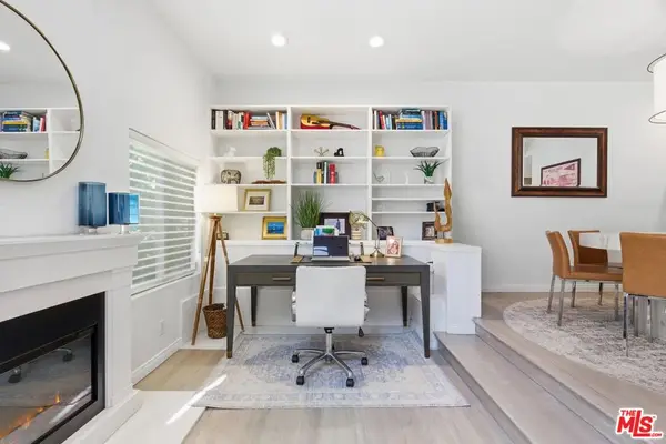 514 S Barrington Avenue #104, Los Angeles, CA 90049