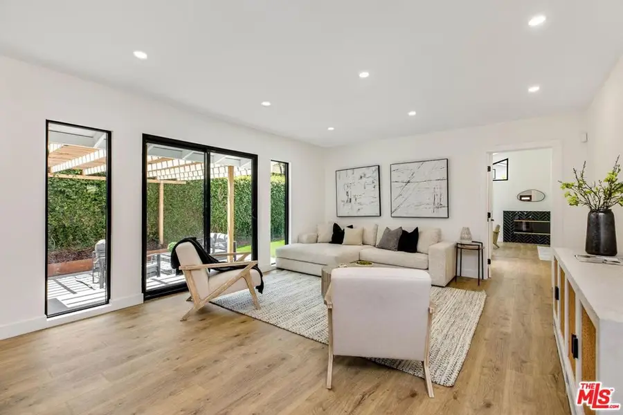 5517 Noble Avenue, Sherman Oaks, CA 91411 - #3