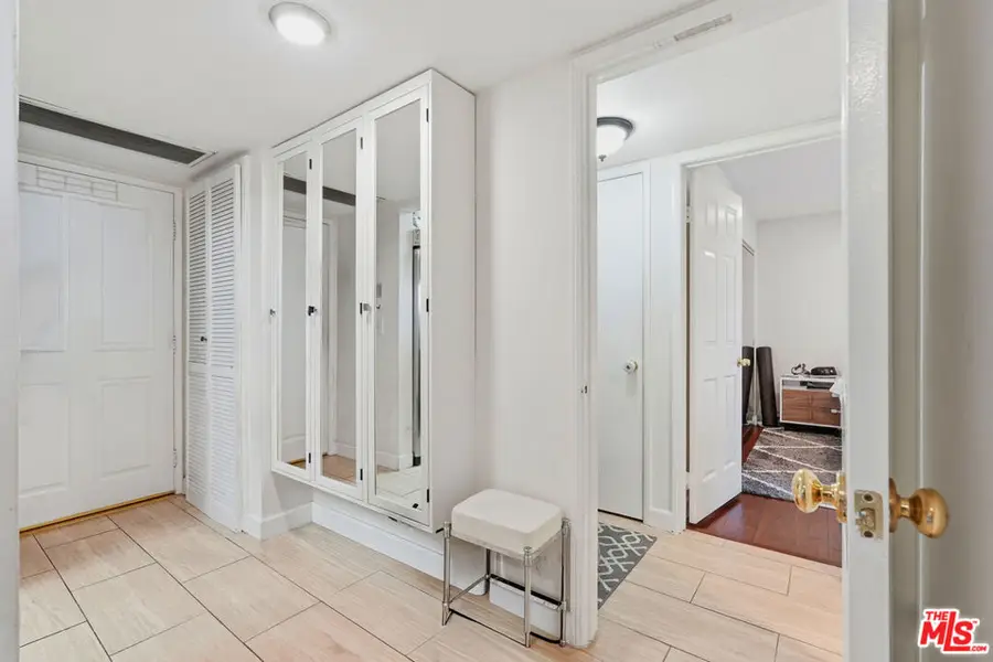 18640 Collins Street #201, Tarzana, CA 91356 - #3