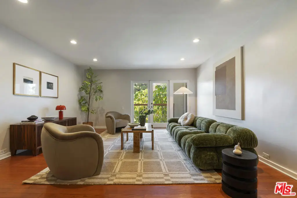 330 S Barrington Avenue #201, Los Angeles, CA 90049 - #1
