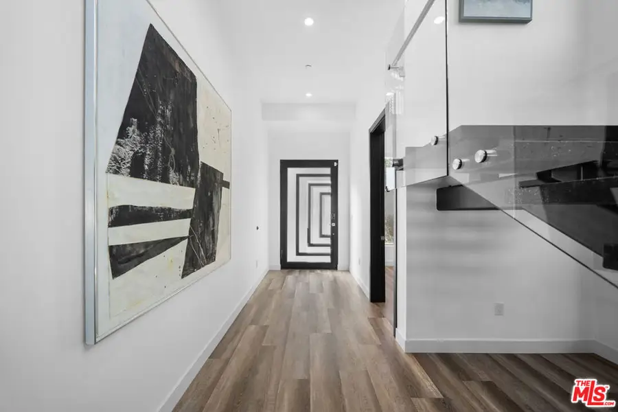 5812 Willis Avenue, Sherman Oaks, CA 91411 - #2