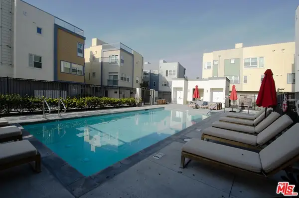 2753 Waverly Drive #806, Los Angeles, CA 90039