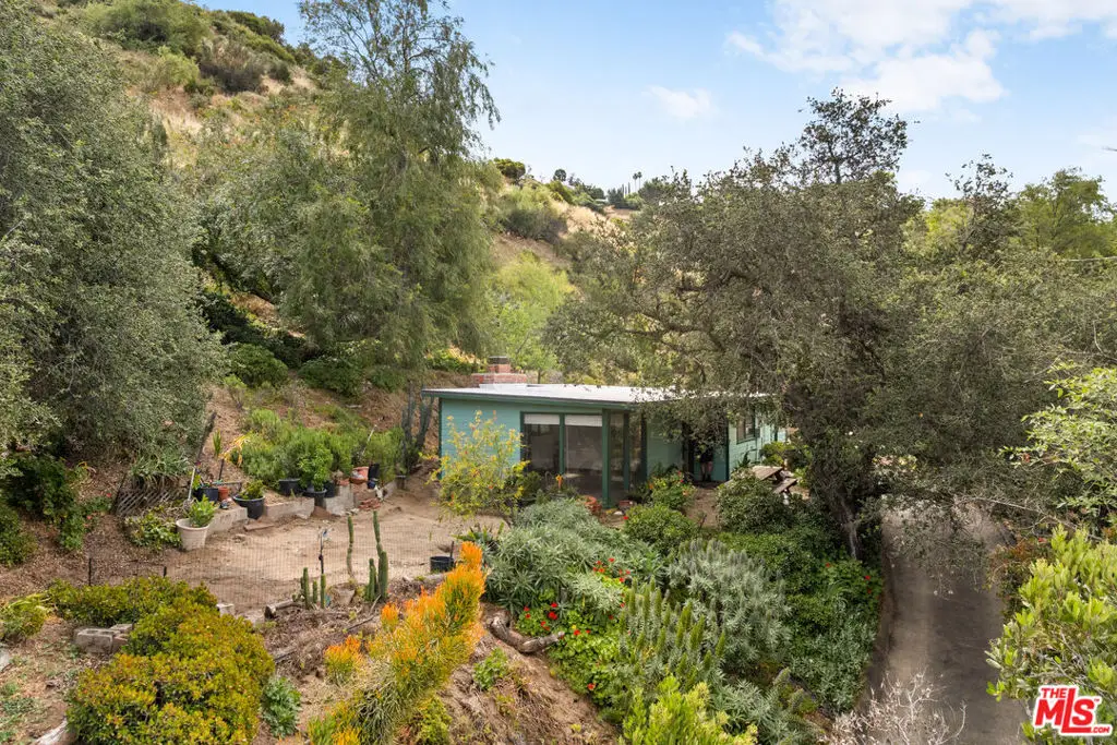 9738 Commerce Avenue, Tujunga, CA 91042 - #1