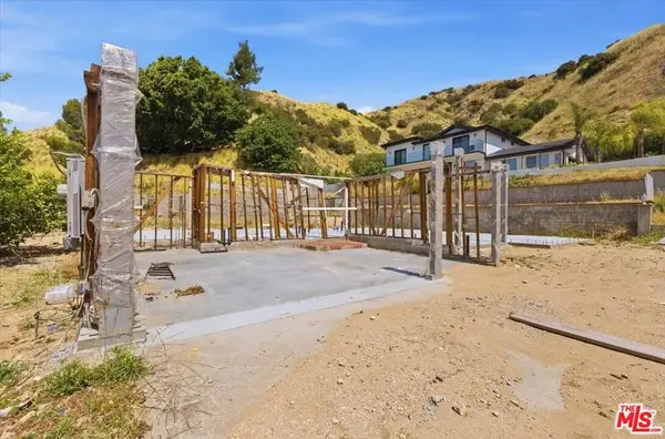 9865 Lanark Street, Sun Valley, CA 91352