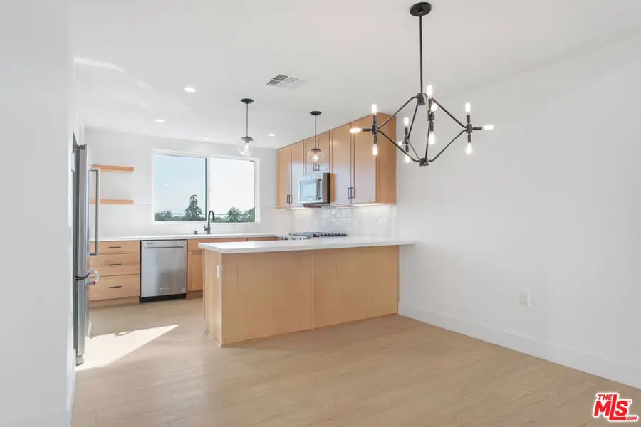11218 W Lyon Lane #12, North Hollywood, CA 91606 - #2