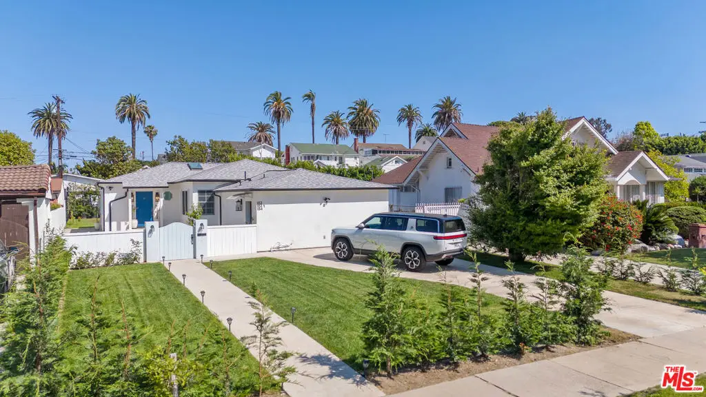 1152 S Windsor Boulevard, Los Angeles, CA 90019 - #1