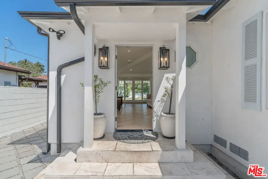 1152 S Windsor Boulevard, Los Angeles, CA 90019 - #3