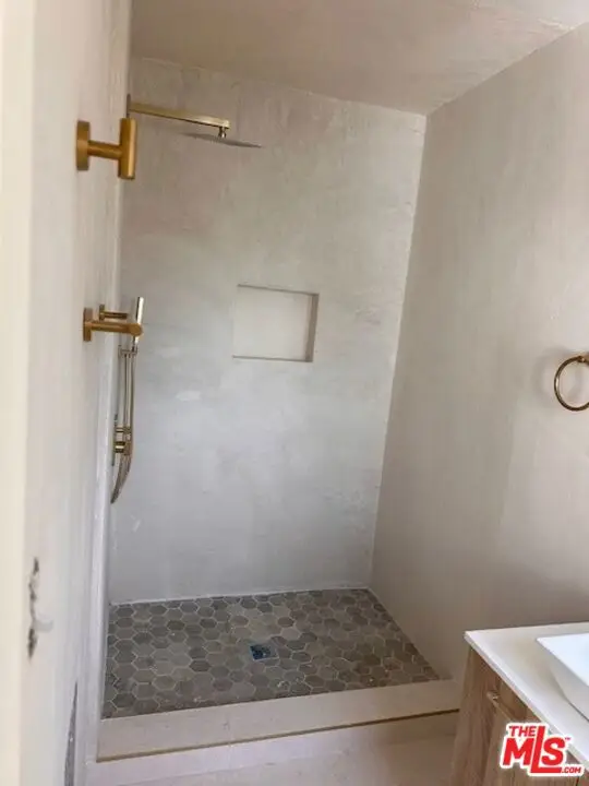6038 Allott Avenue, Van Nuys, CA 91401 - #3