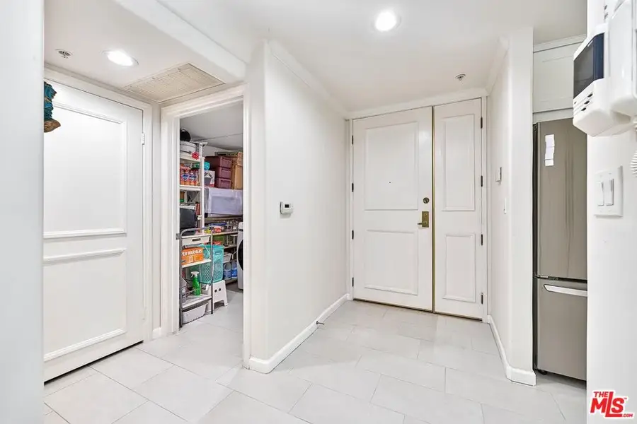 739 Lorraine Boulevard #103, Los Angeles, CA 90005 - #3