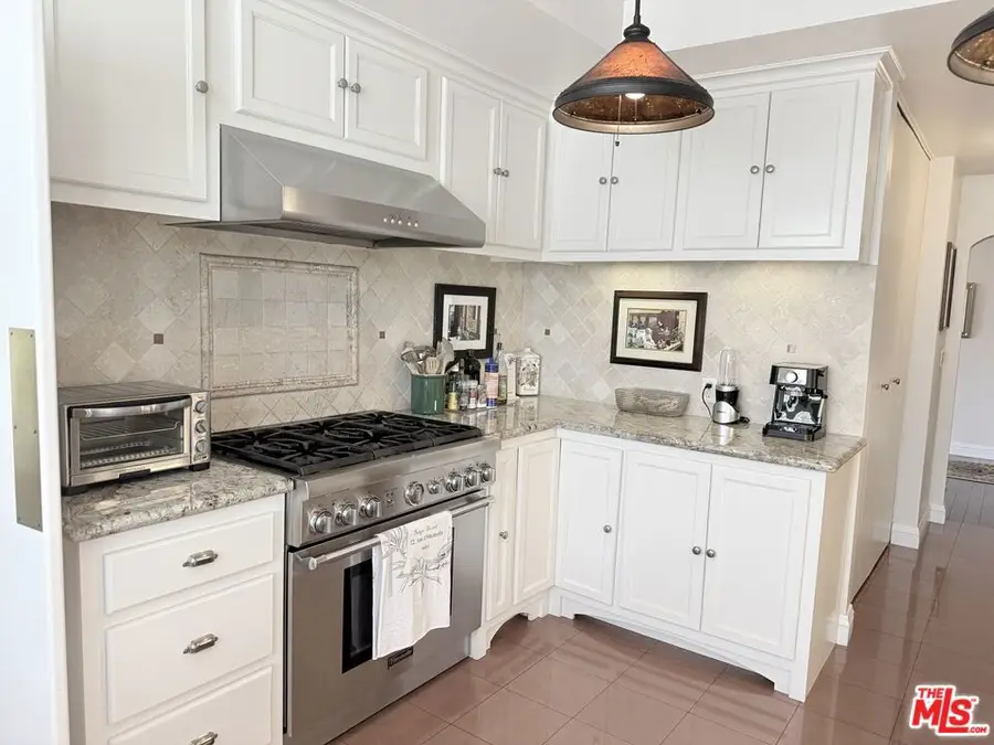 1220 Roxbury Drive #204, Los Angeles, CA 90035 - #3