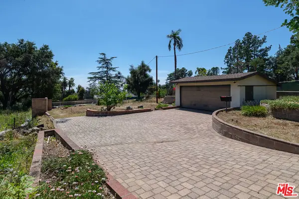 1212 E Palm Street, Altadena, CA 91001