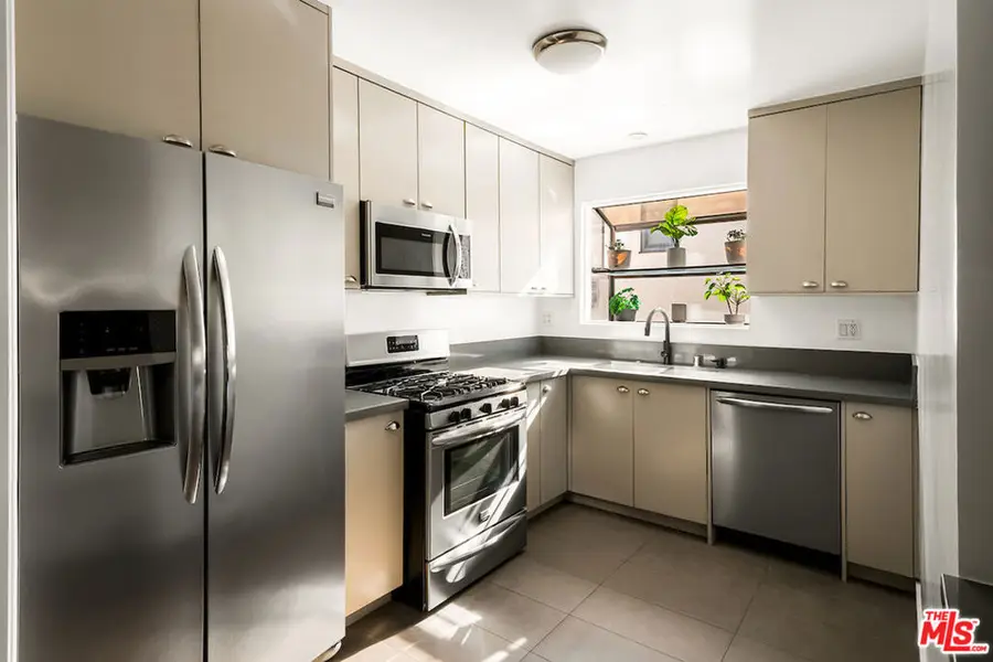 1330 N Crescent Heights Boulevard #2, West Hollywood, CA 90046 - #3