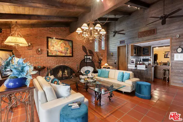 4152 Falling Leaf Drive, Encino, CA 91316