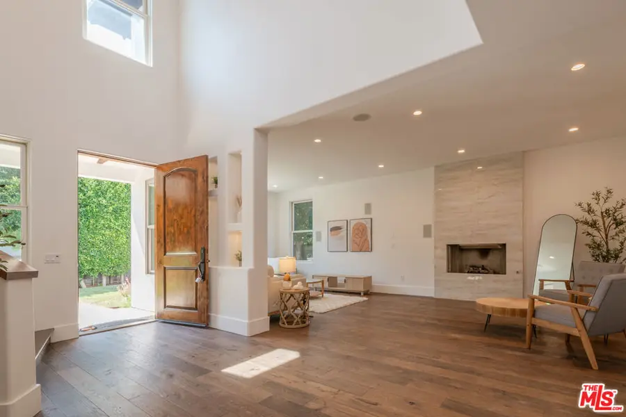 3496 Redwood Avenue, Los Angeles, CA 90066 - #3