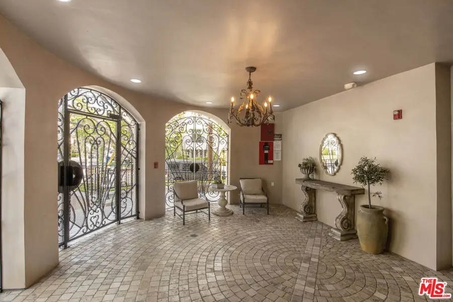 850 N Croft Avenue #103, West Hollywood, CA 90069 - #3