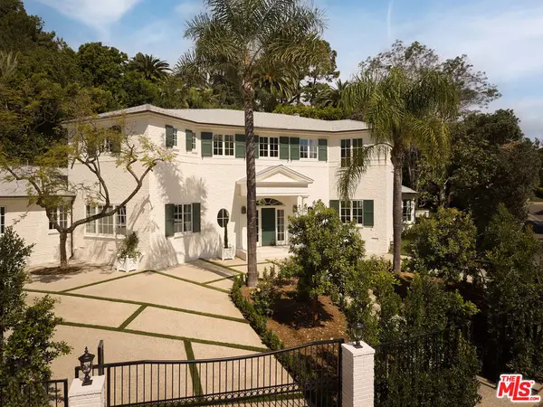 31 Oakmont Drive, Los Angeles, CA 90049