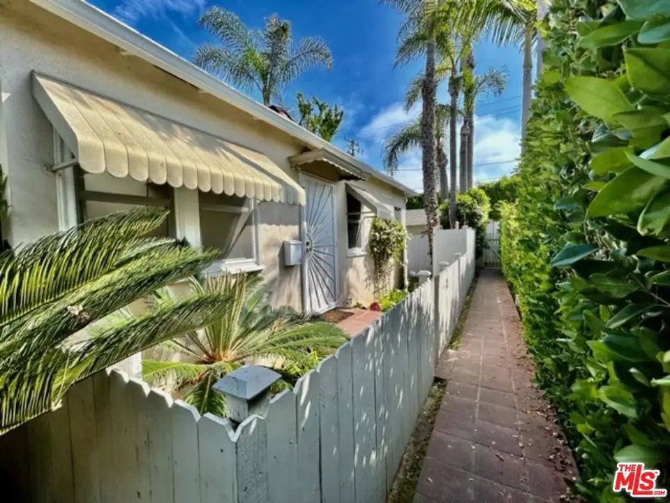 1527 W Centinela Avenue #D, Santa Monica, CA 90404 - #1