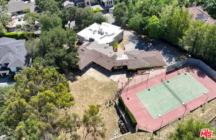 16145 High Valley Place, Encino, CA 91436 - #3
