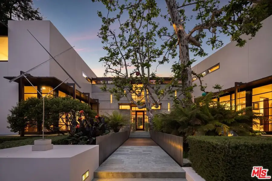 645 Tuallitan Road, Los Angeles, CA 90049 - #2