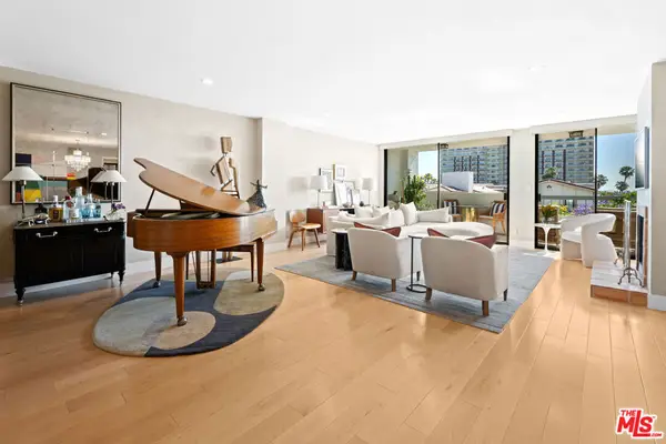 321 N Oakhurst Drive #601, Beverly Hills, CA 90210