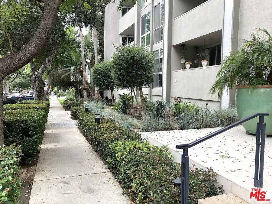 1025 N Kings Road #115, West Hollywood, CA 90069 - #3