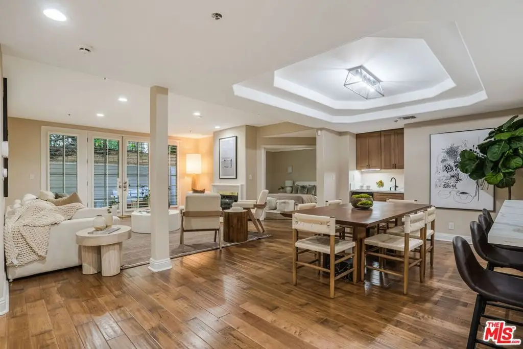 575 S Barrington Avenue #107, Los Angeles, CA 90049 - #1