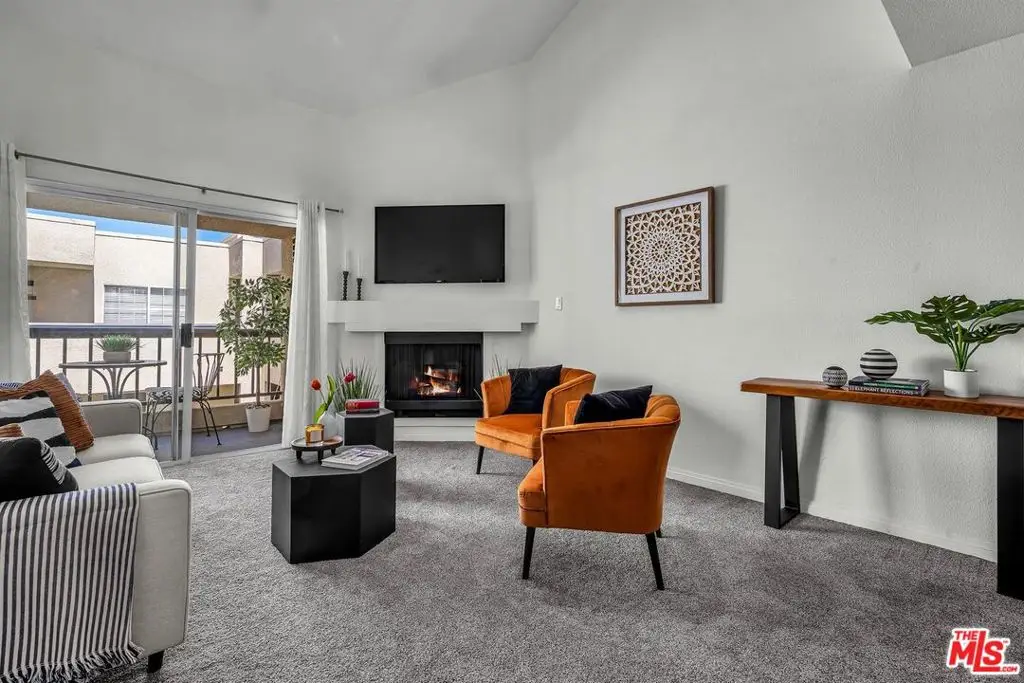 21520 Burbank Boulevard #313, Woodland Hills, CA 91367 - #1