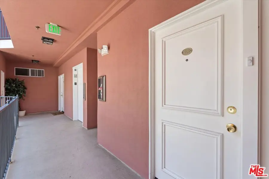 1522 S Saltair Avenue #206, Los Angeles, CA 90025 - #3