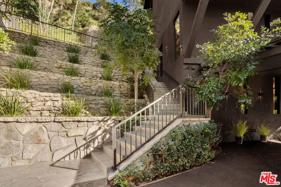 1782 Viewmont Drive, Los Angeles, CA 90069 - #3